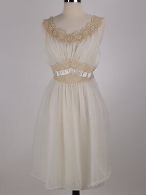 🌺 Vtg 60's Vanity Fair Lace Nylon Overlay Nightgown Negligee Peignoir Lingerie